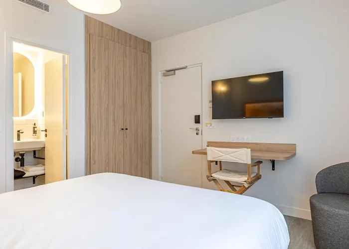 Dantan Hotel